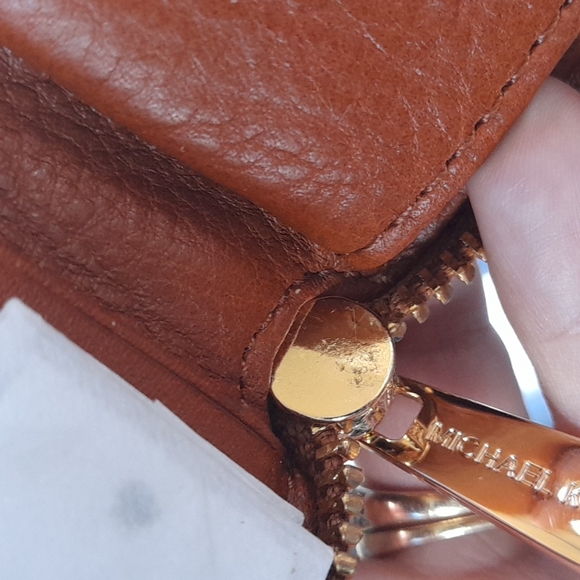 Flash Sale! Today only deal! Like New! Michael kors wallet - Picture 8 of 8